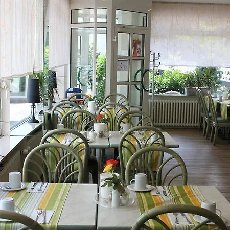 Frankfurt מוטל 3*