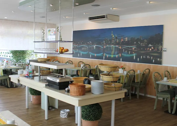 Frankfurt 3* フランクフルト