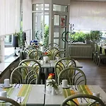 Frankfurt موتيل 3*