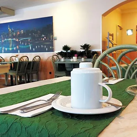 Frankfurt 3* Frankfurt am Main