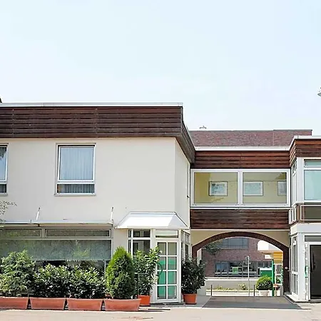 Frankfurt 3*